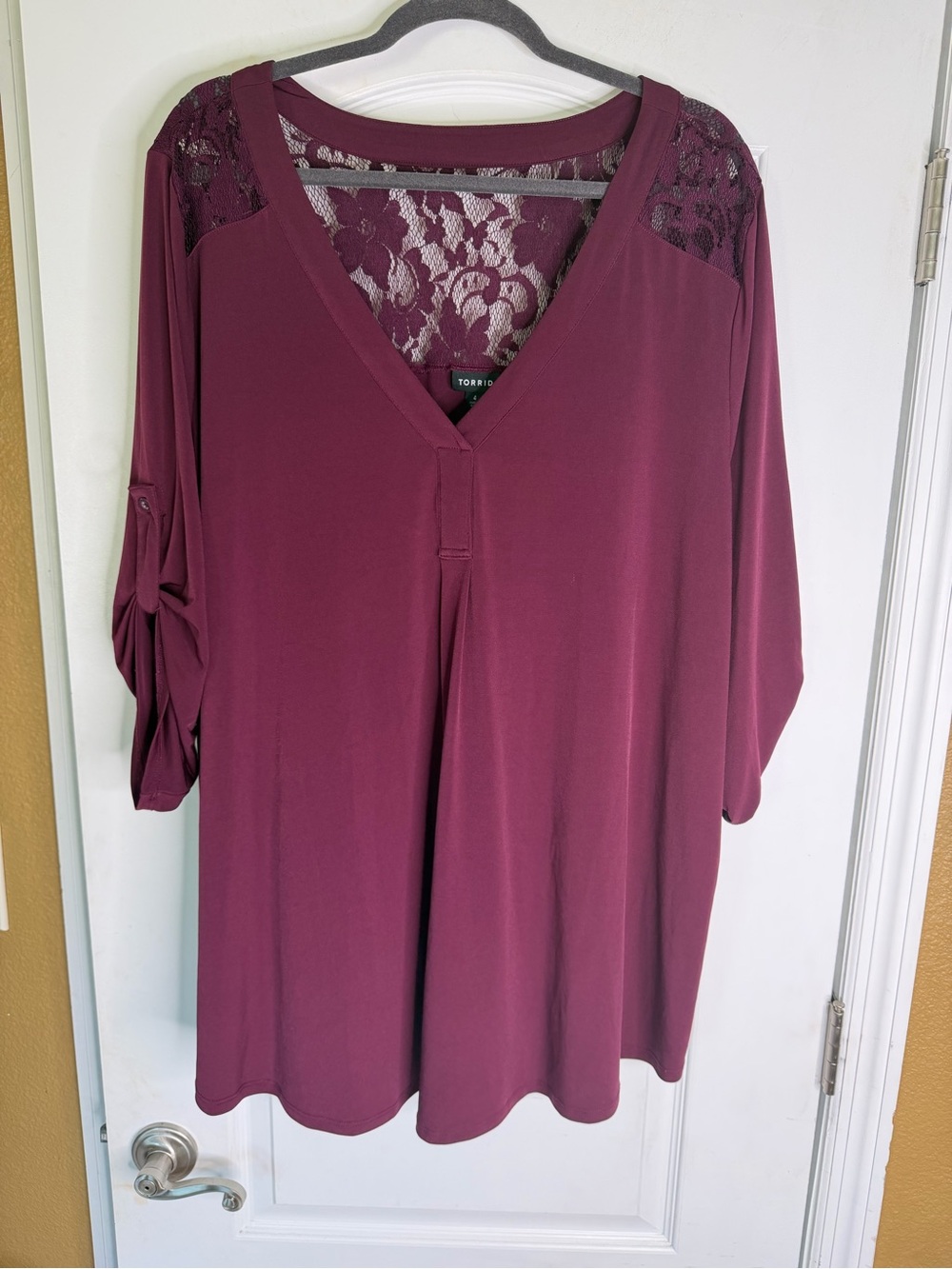 Torrid Harper Georgette Deep Plum Lace Trim V-Neck Roll-Sleeve Blouse. Size 4X